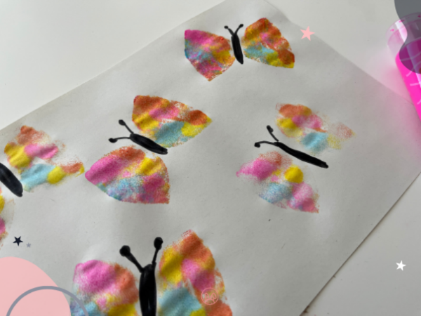 motyle-malovanie-hubkou-dokreslenie-motylov-fixkou